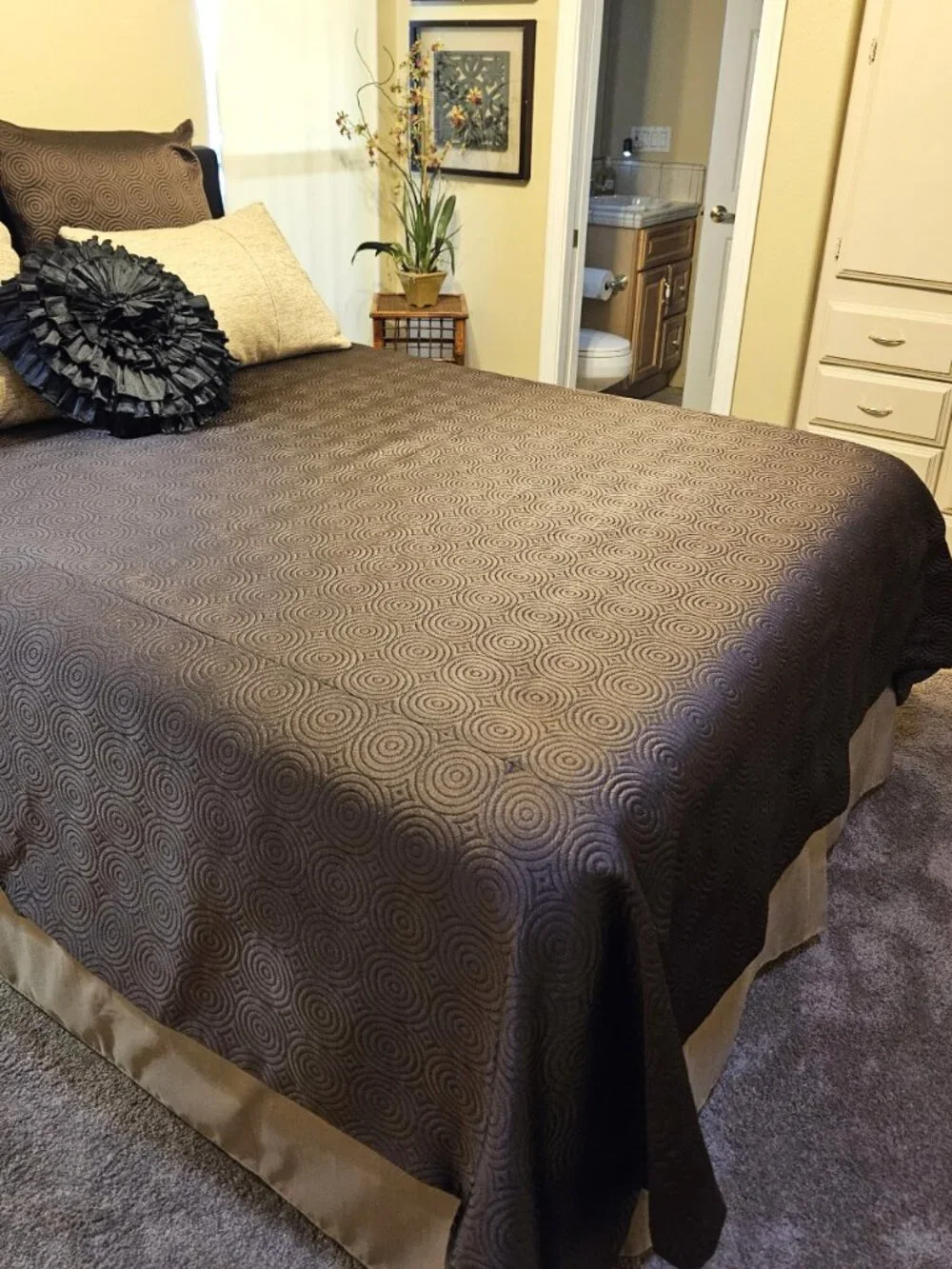 Ann Gish Home Circles 7 Piece Queen Coverlet/Throw & Pillow Shams Set
